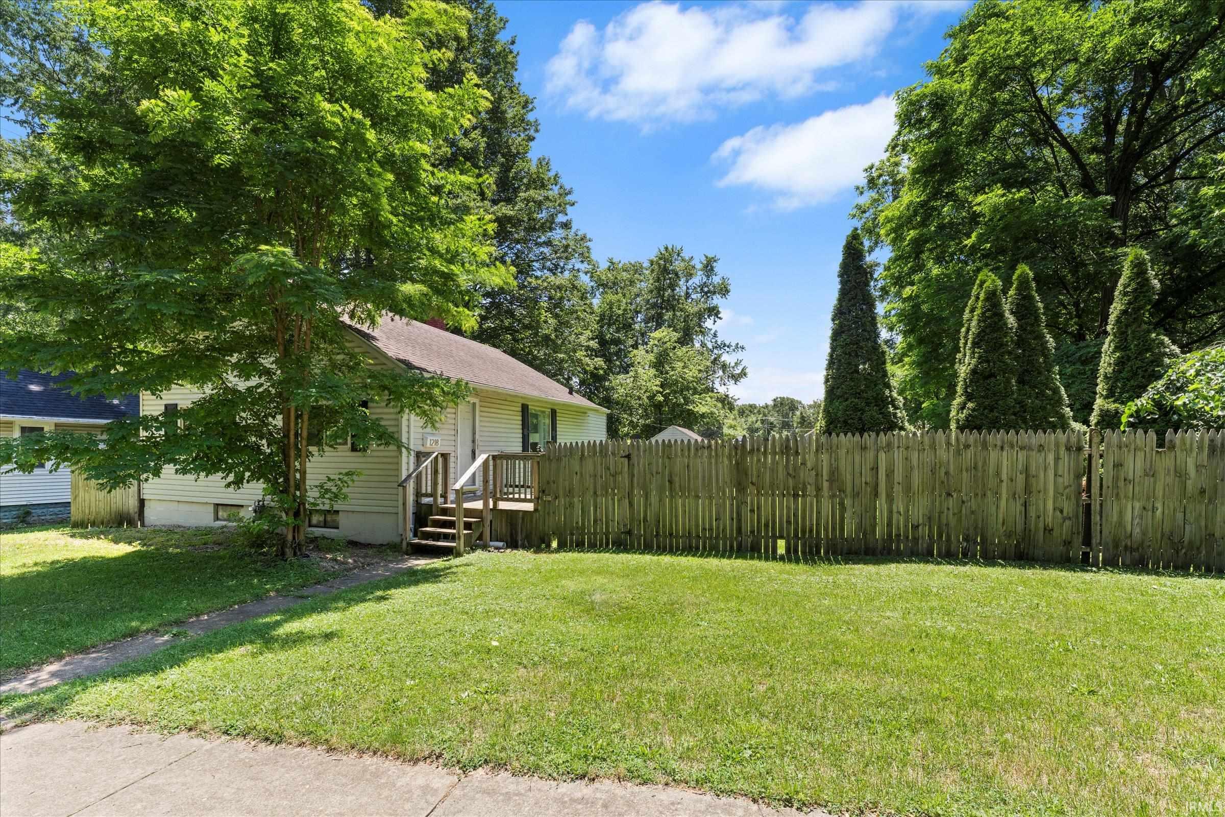 1218 Kinyon Street South Bend IN 46616