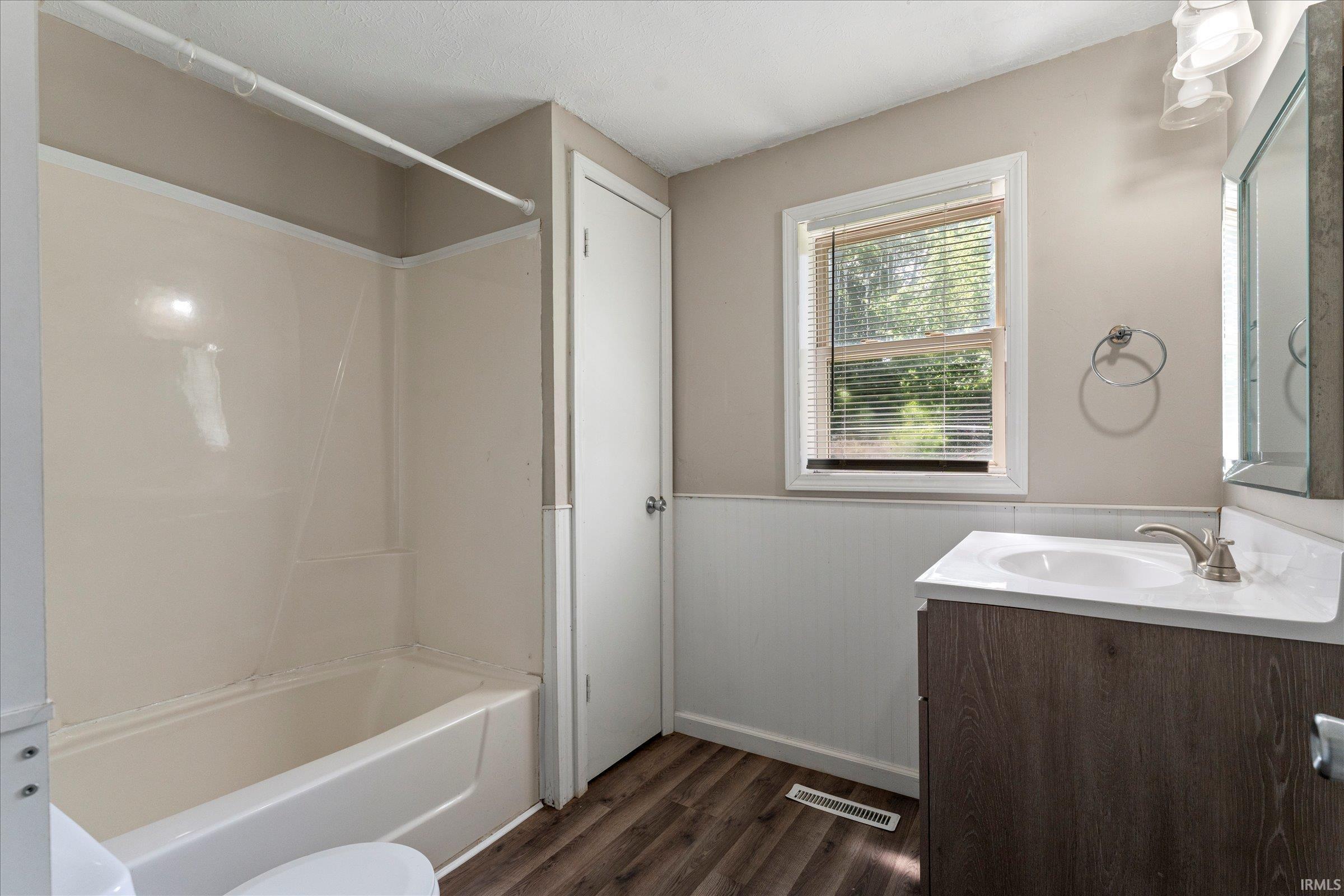 1218 Kinyon Street South Bend IN 46616