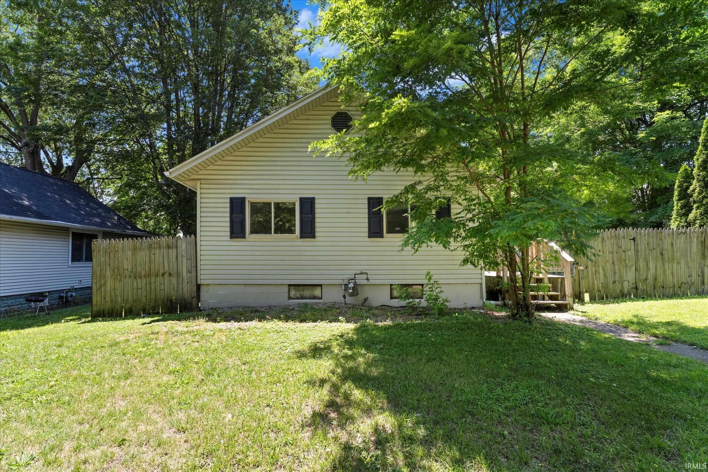1218 Kinyon Street South Bend IN 46616