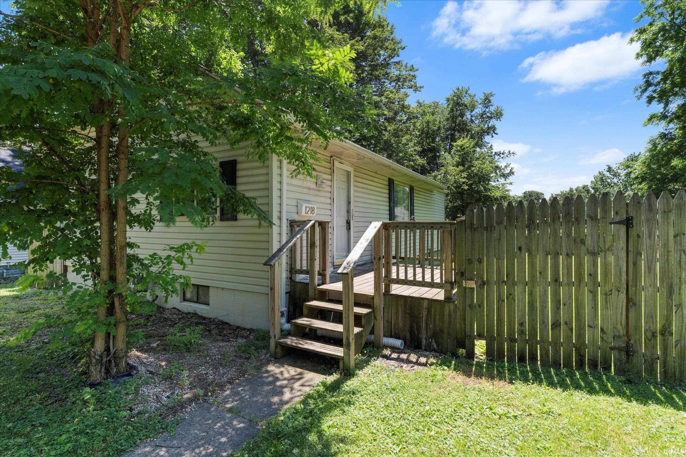 1218 Kinyon Street South Bend IN 46616