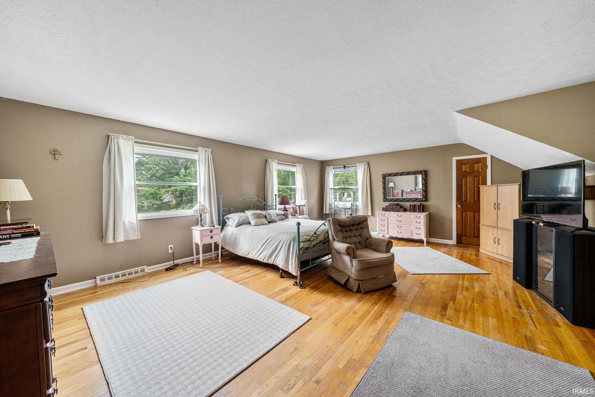 15669 Hearthstone Drive Mishawaka IN 46545