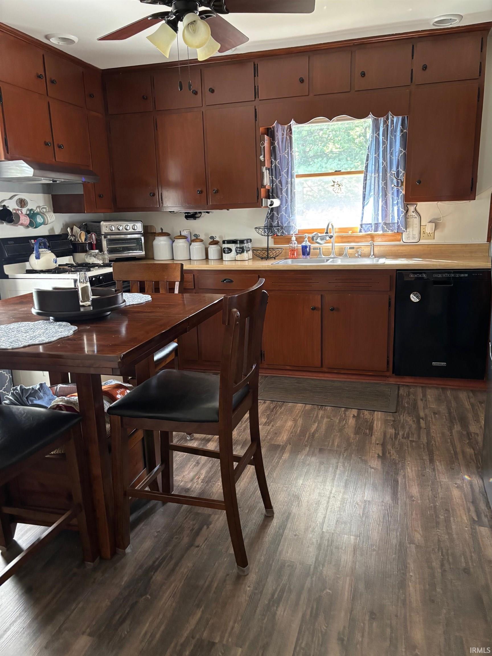 724 Elm Road Bremen IN 46506