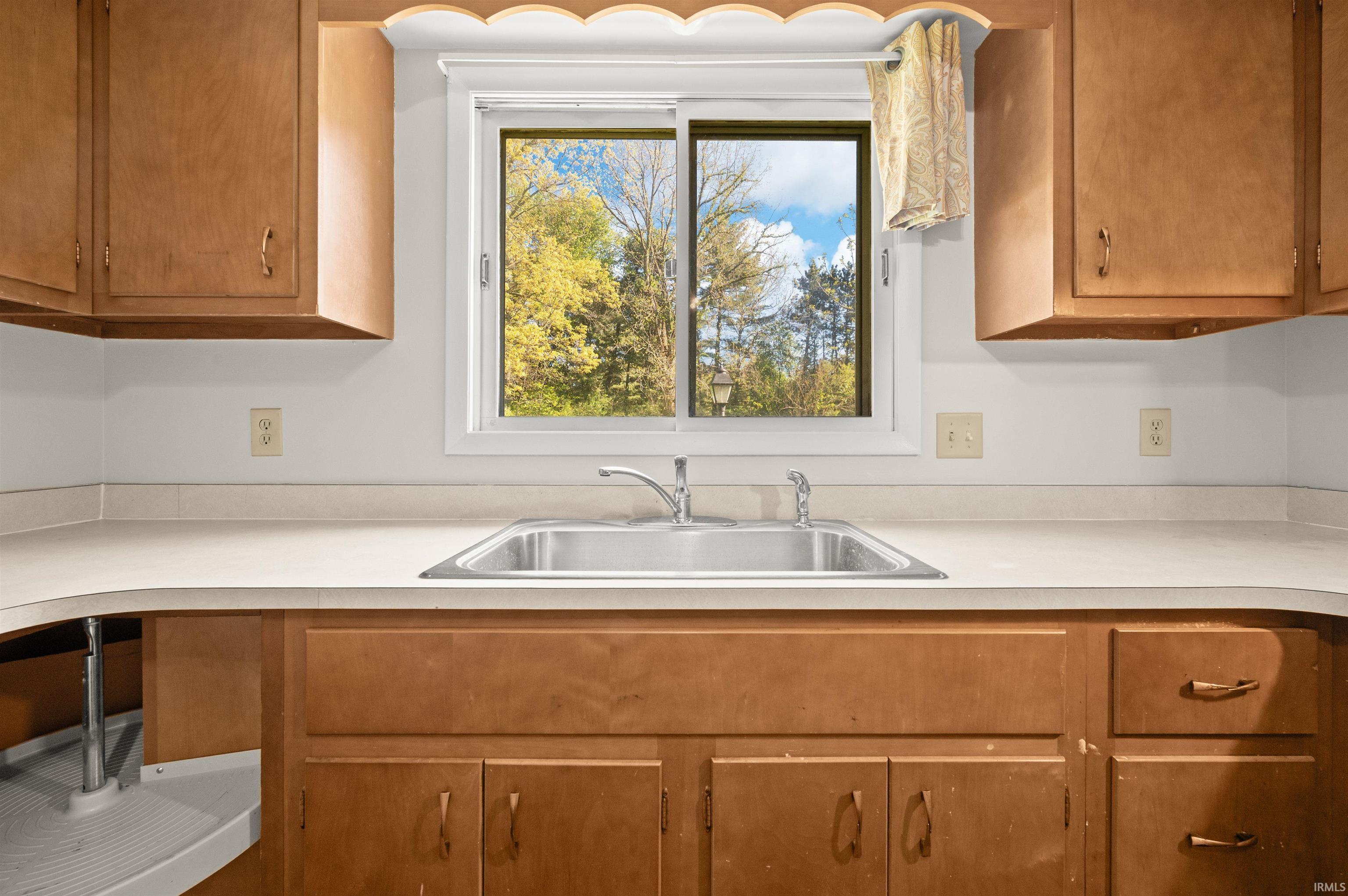 22907 Elm Drive Elkhart IN 46516