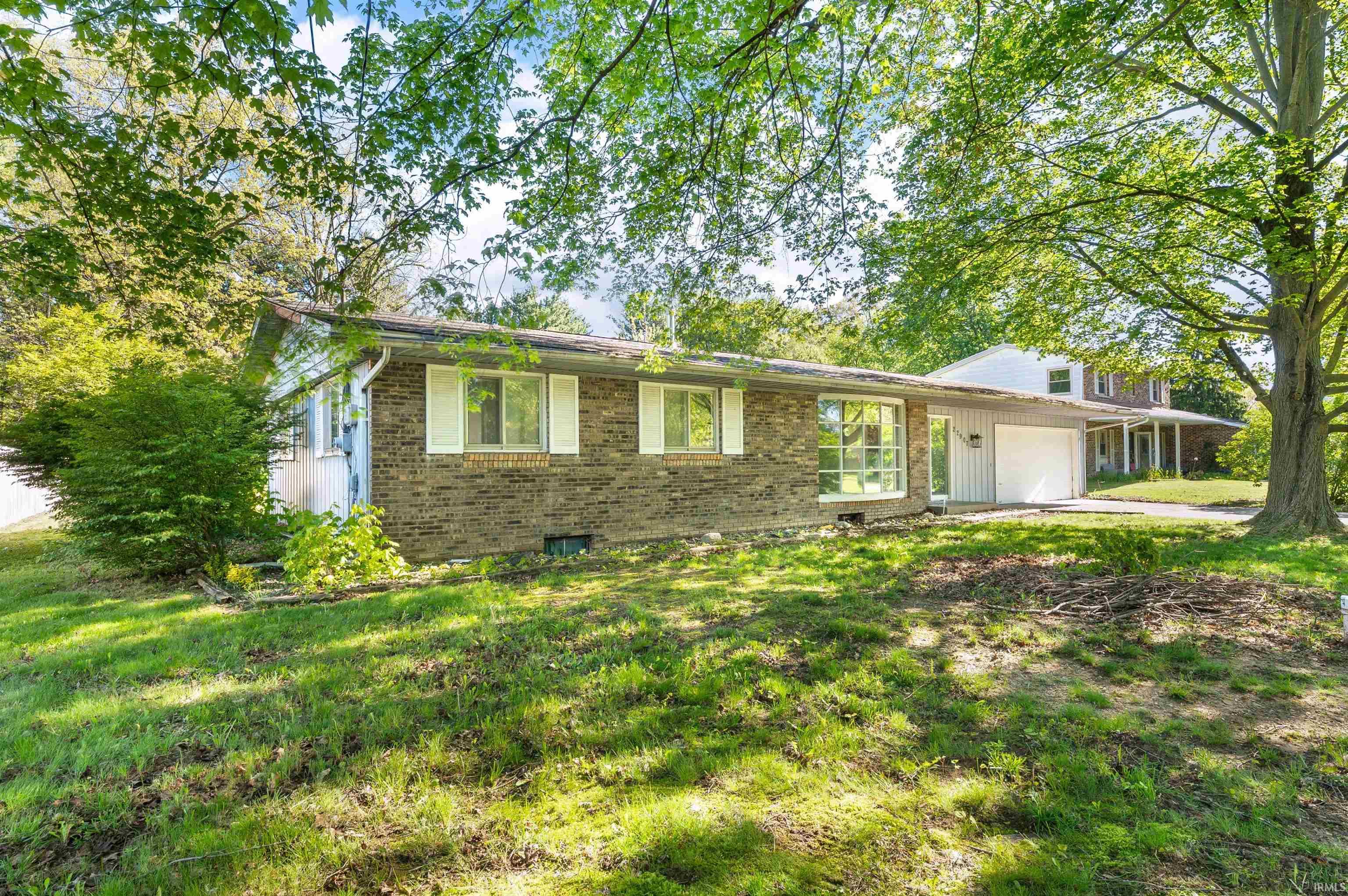 22907 Elm Drive Elkhart IN 46516