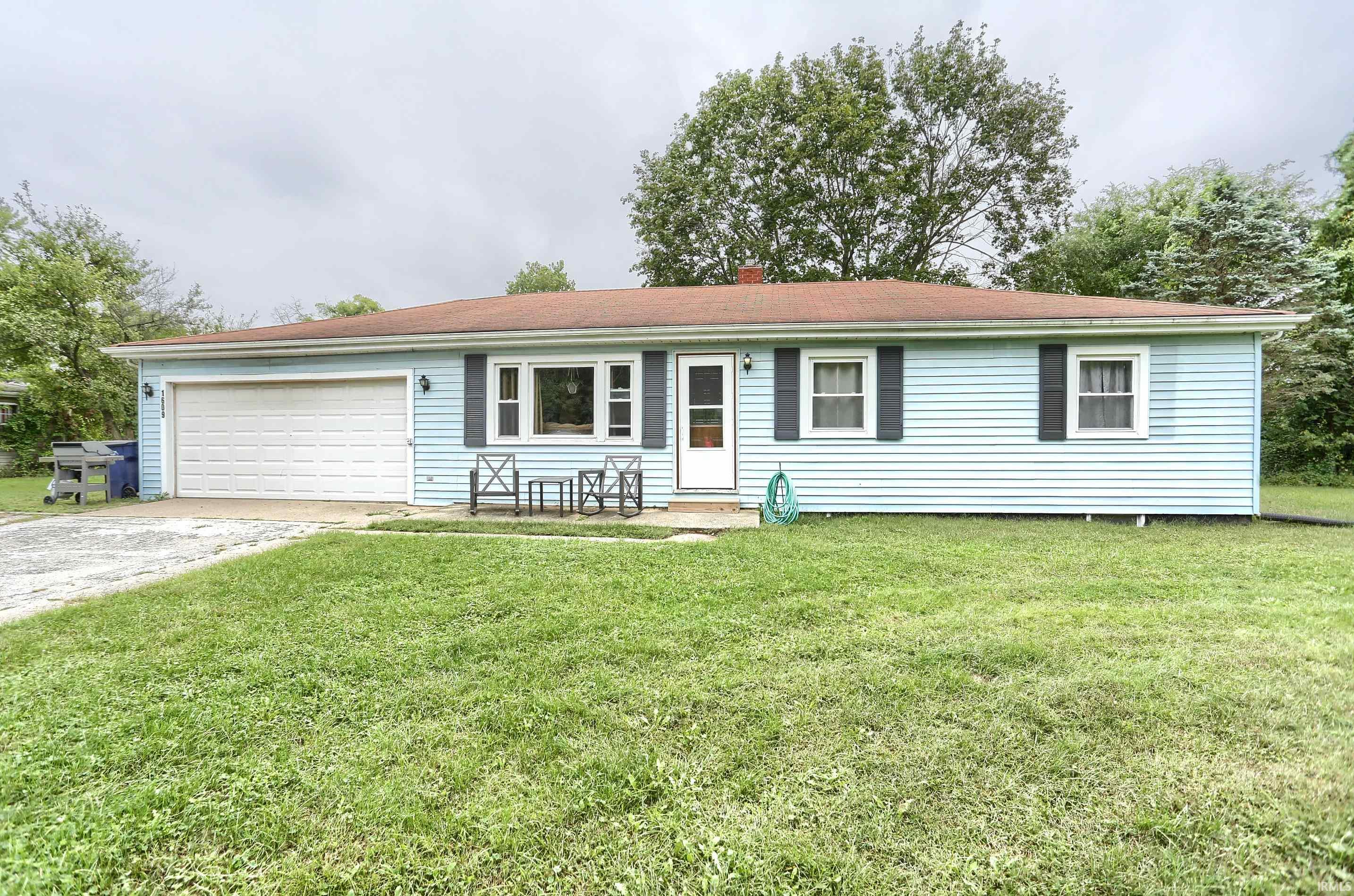 1609 S Country Club Road Warsaw IN 46580
