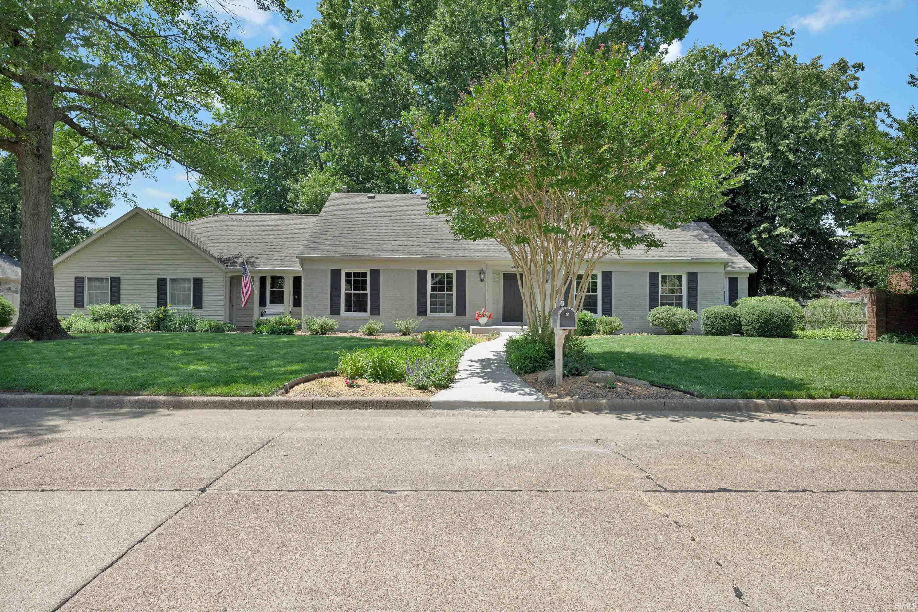 409 Park Plaza Drive Evansville IN 47715