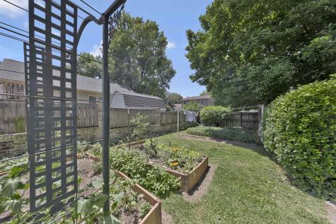 409 Park Plaza Drive Evansville IN 47715
