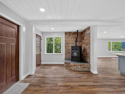 1535 Wood Moor Drive Fort Wayne IN 46804