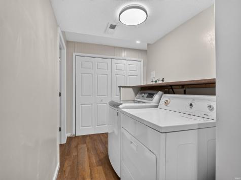1535 Wood Moor Drive Fort Wayne IN 46804