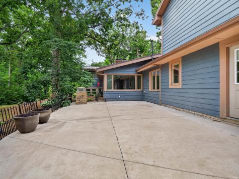 1535 Wood Moor Drive Fort Wayne IN 46804