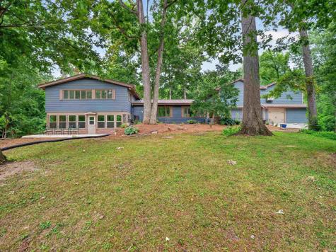 1535 Wood Moor Drive Fort Wayne IN 46804