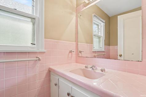 1338 Longfellow Avenue South Bend IN 46615