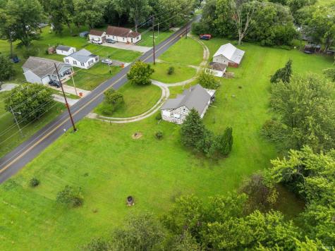 713 Hanawalt Street Monticello IN 47960
