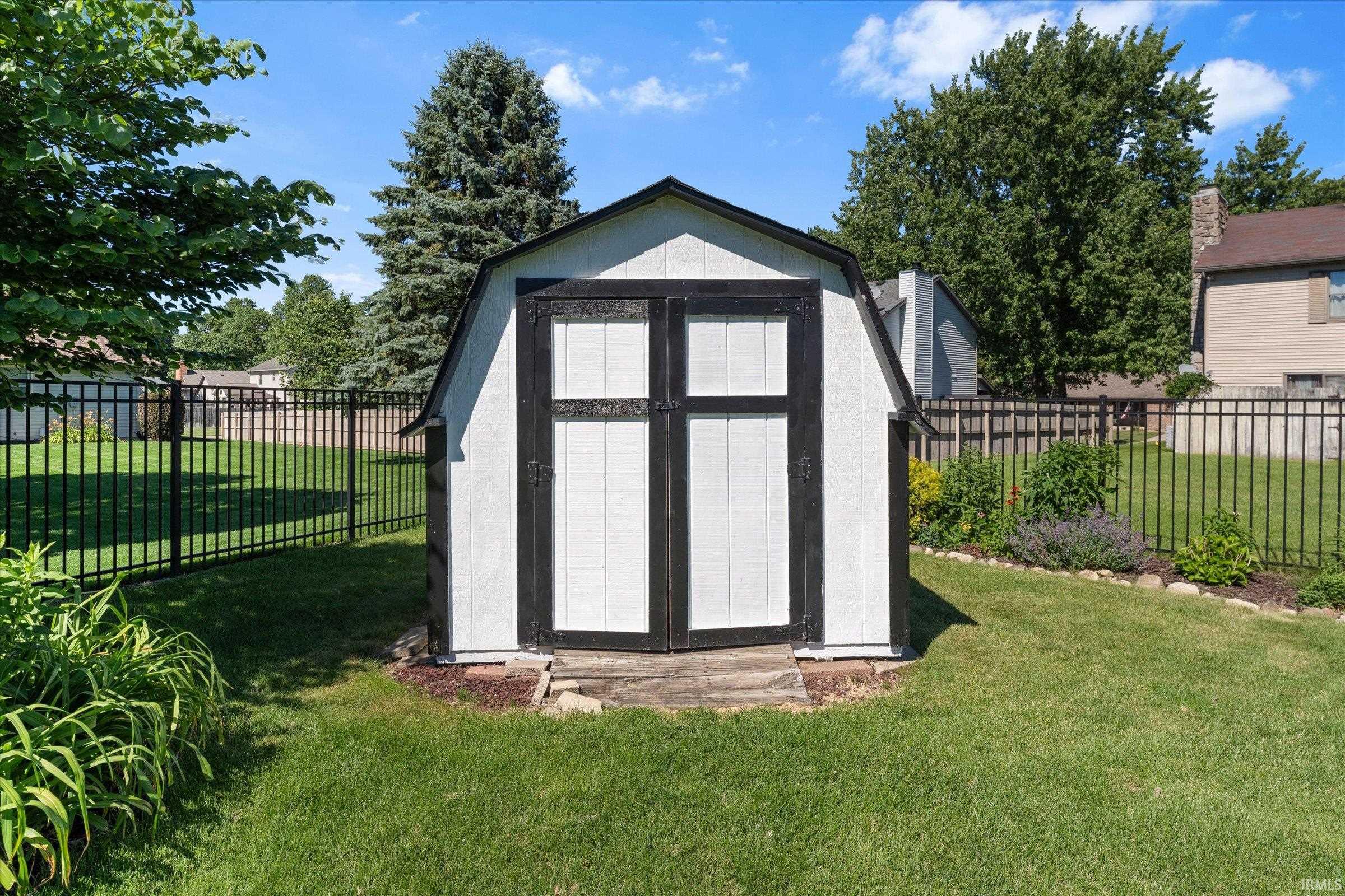52200 Covered Wagon Trail Granger IN 46530