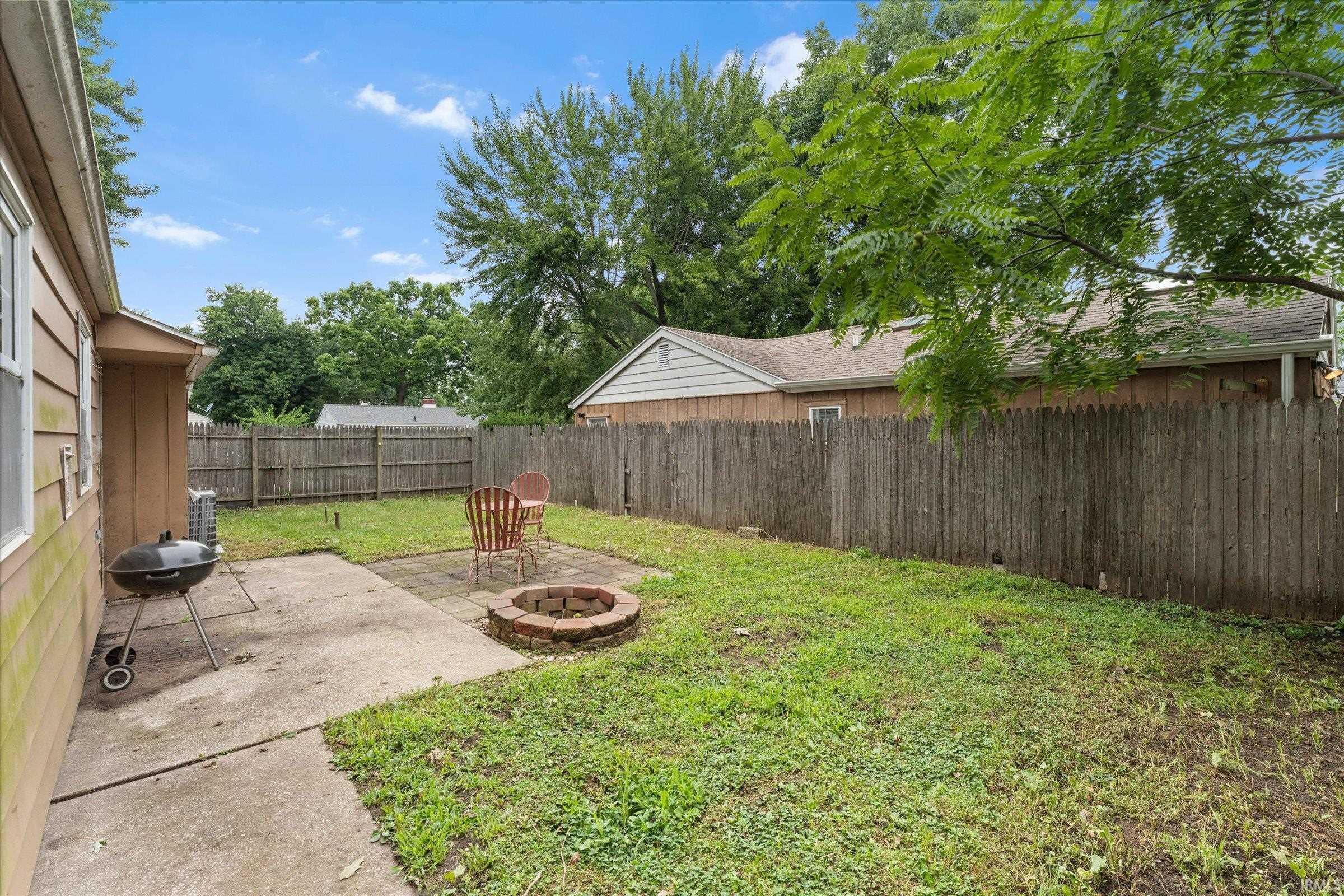 2740 Southeast Drive South Bend IN 46614