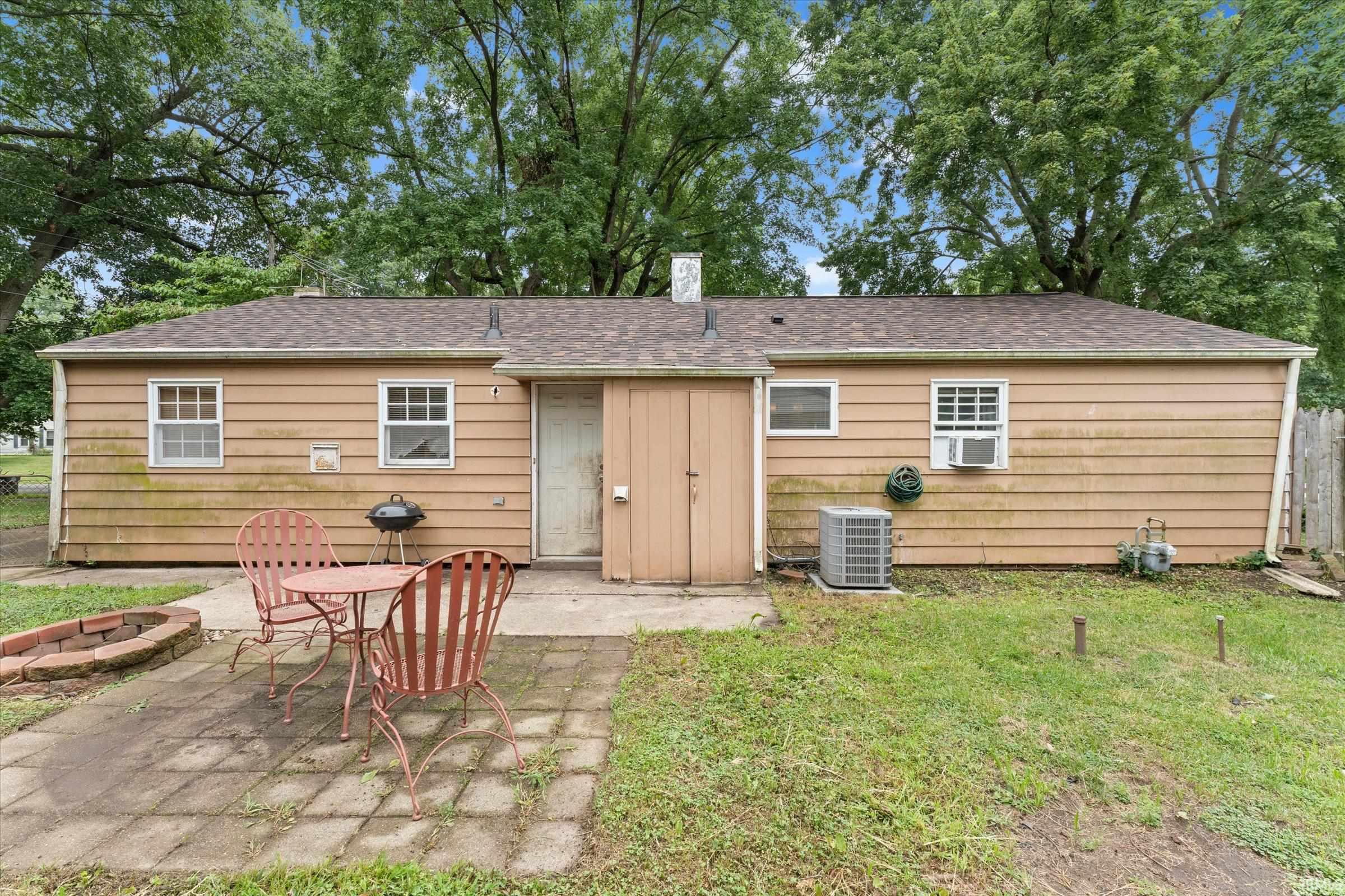 2740 Southeast Drive South Bend IN 46614