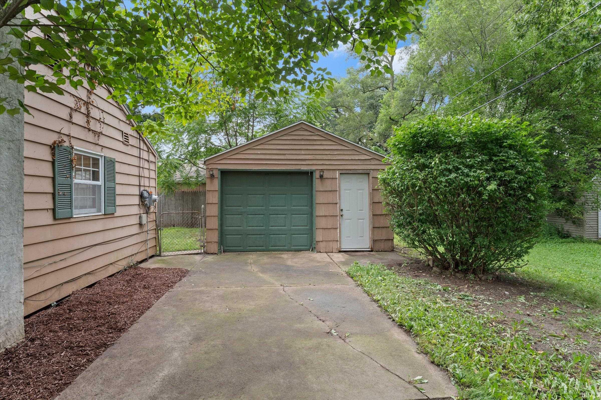2740 Southeast Drive South Bend IN 46614