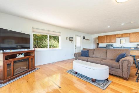 6398 S Shore Drive Unionville IN 47468