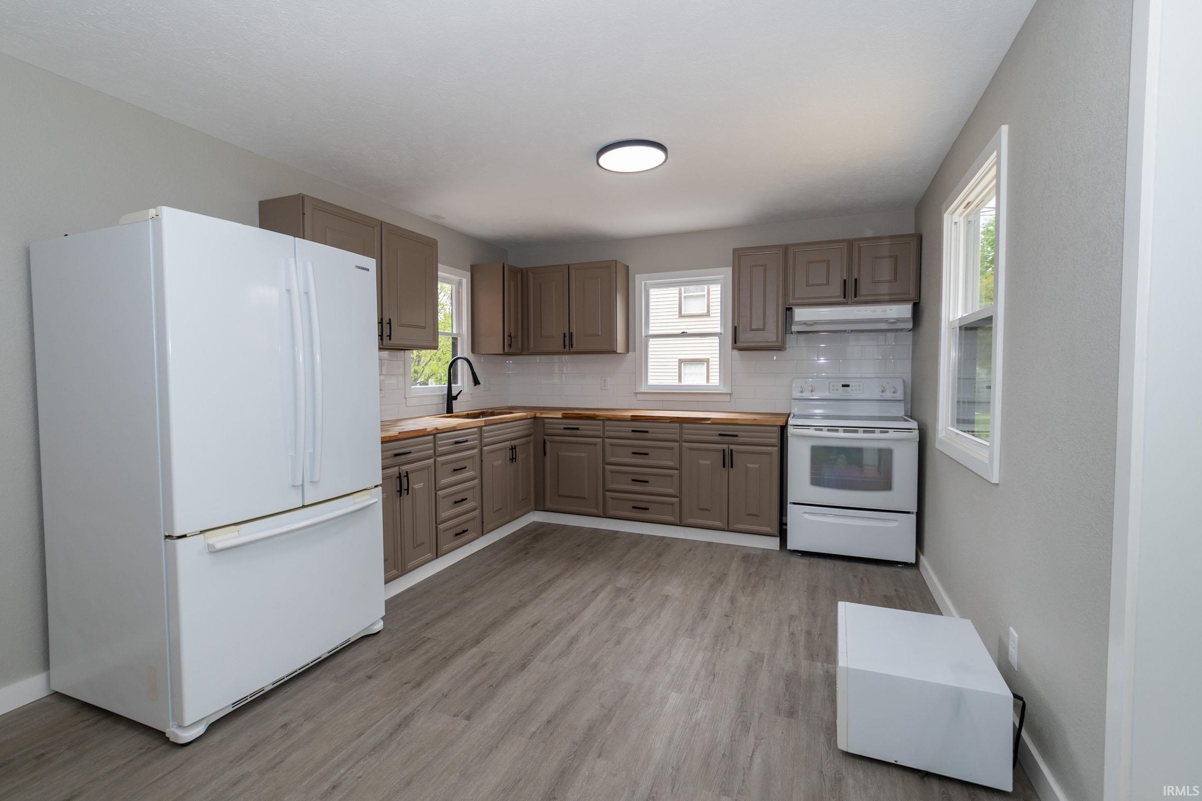 1140 E Victoria Street South Bend IN 46614