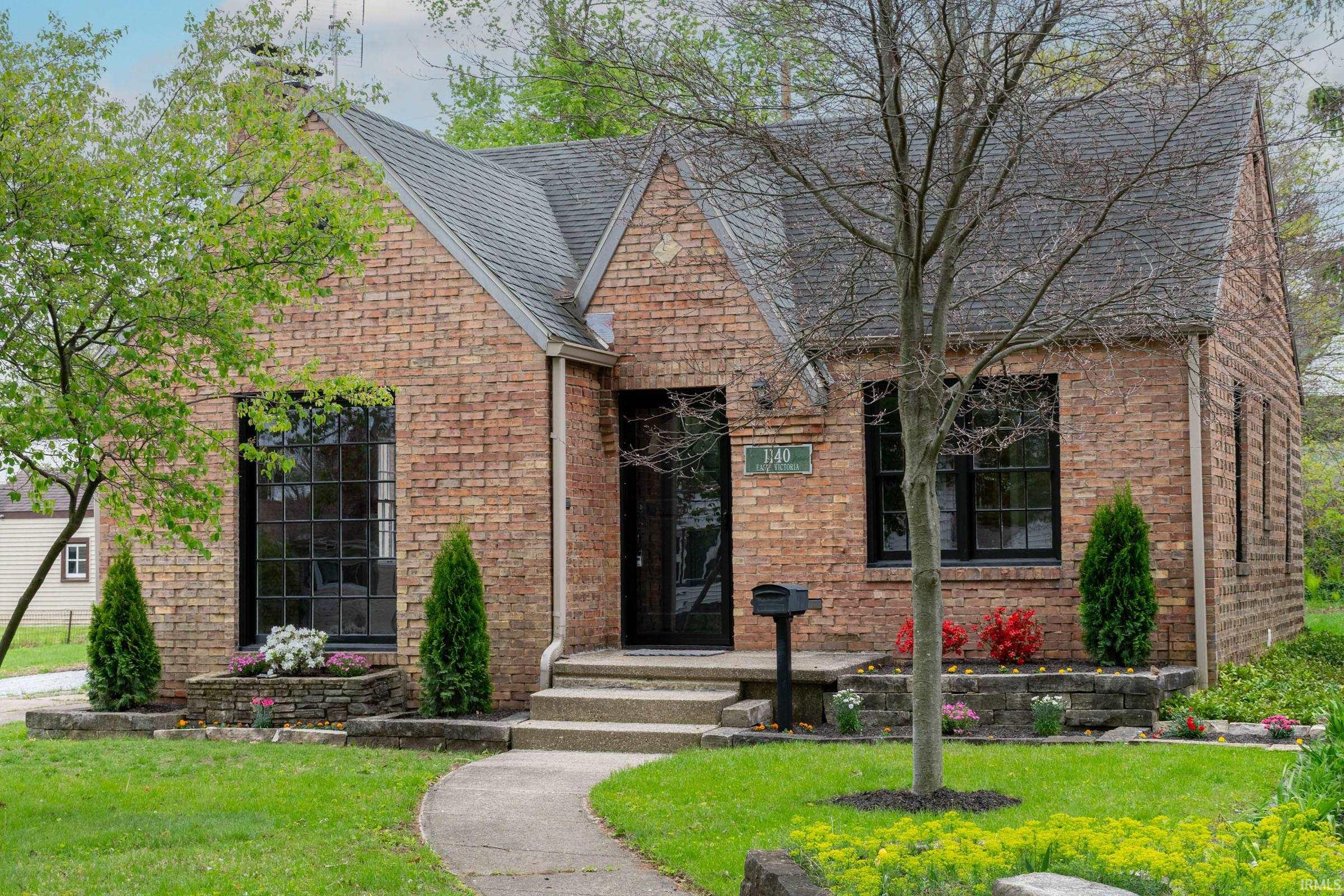 1140 E Victoria Street South Bend IN 46614