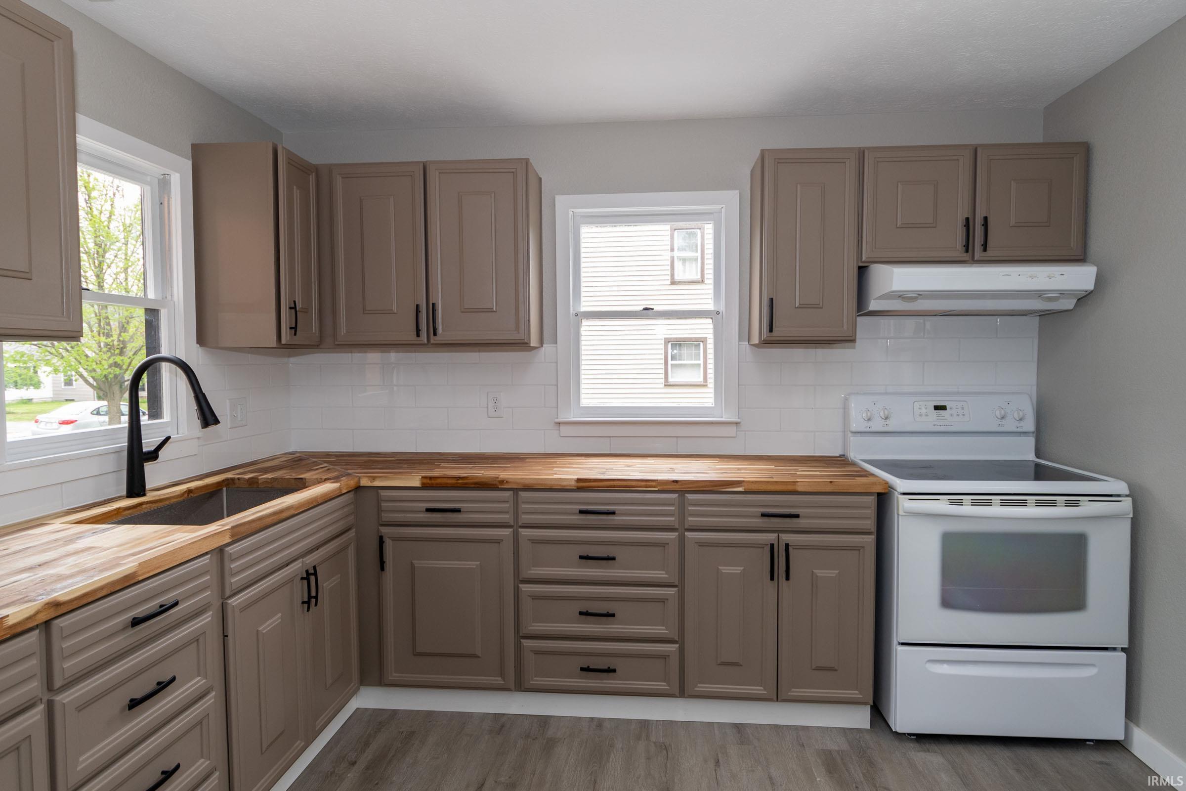 1140 E Victoria Street South Bend IN 46614