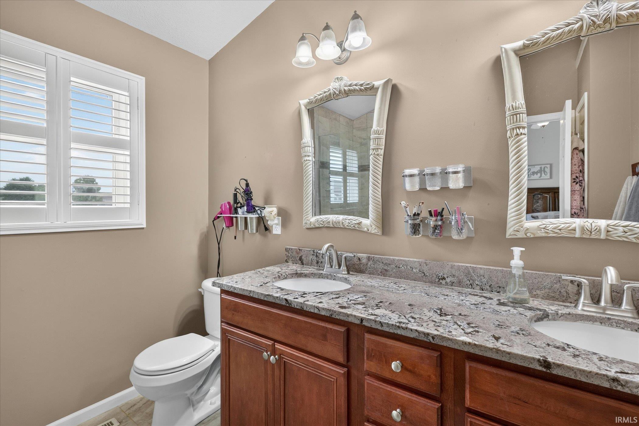 51160 Elm Road Granger IN 46530