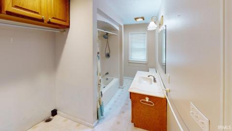 5220 E Wenz Drive Monticello IN 47960