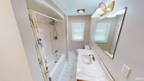 5220 E Wenz Drive Monticello IN 47960