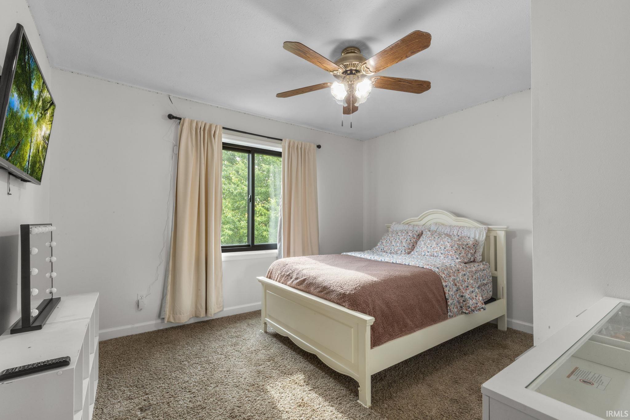 518 Redbud Lane Middlebury IN 46540