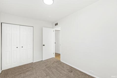 4424 Meadow Lane South Bend IN 46619