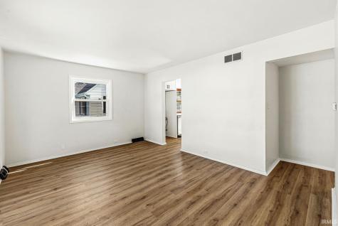 4424 Meadow Lane South Bend IN 46619