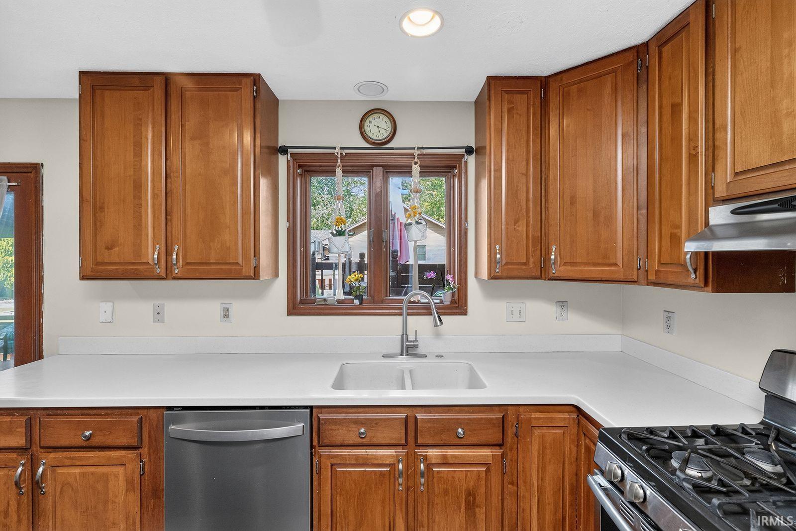55828 Nursery Avenue Mishawaka IN 46545