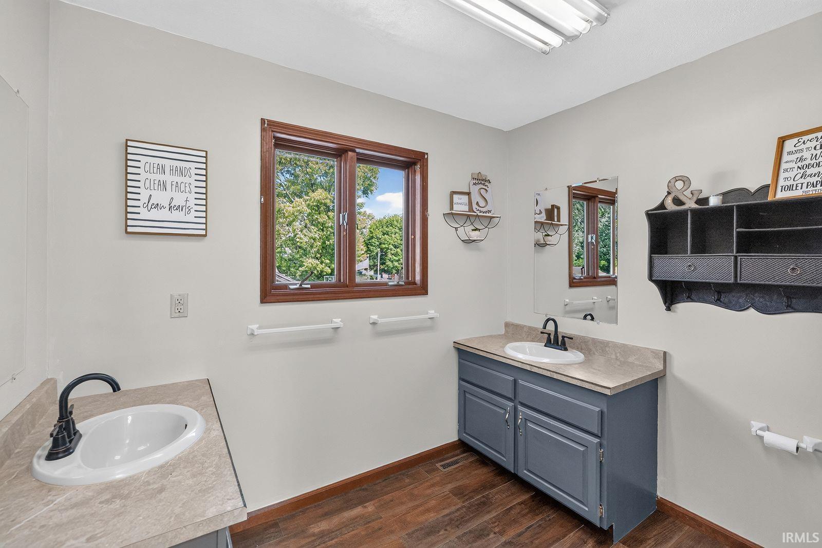 55828 Nursery Avenue Mishawaka IN 46545