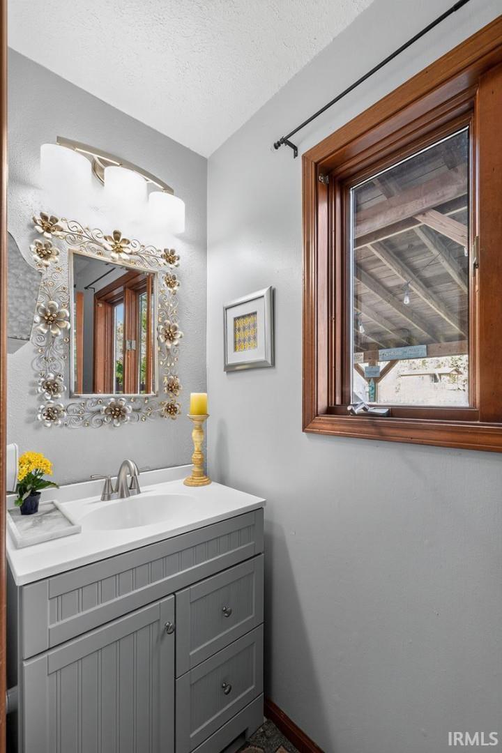 55828 Nursery Avenue Mishawaka IN 46545