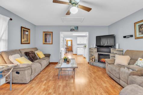 1406 Fairview Run Kendallville IN 46755