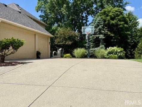 6306 Beaver Creek Court Fort Wayne IN 46814