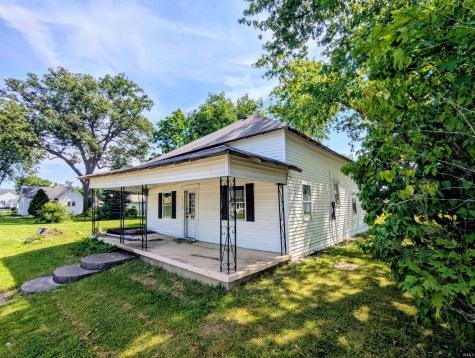 1102 N Monroe Street Hartford City IN 47348