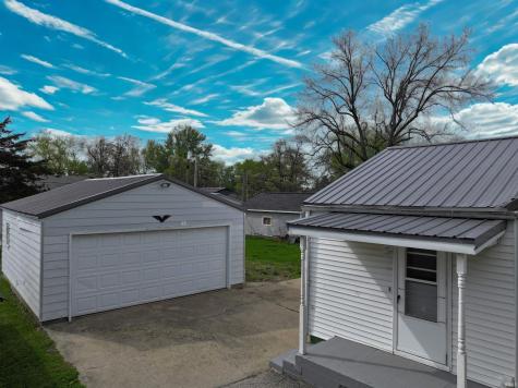 911 N Hathaway Street Winamac IN 46996