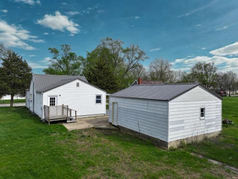 911 N Hathaway Street Winamac IN 46996