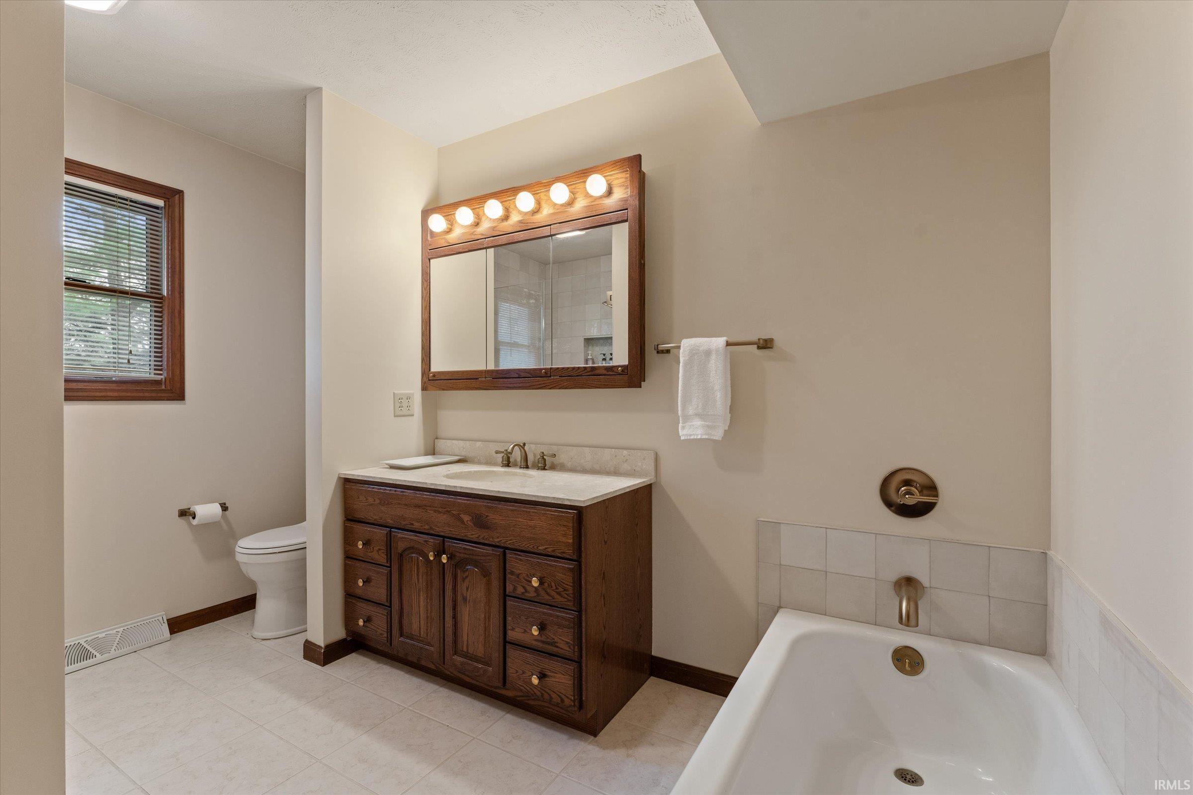 15810 Walnut Pointe Granger IN 46530