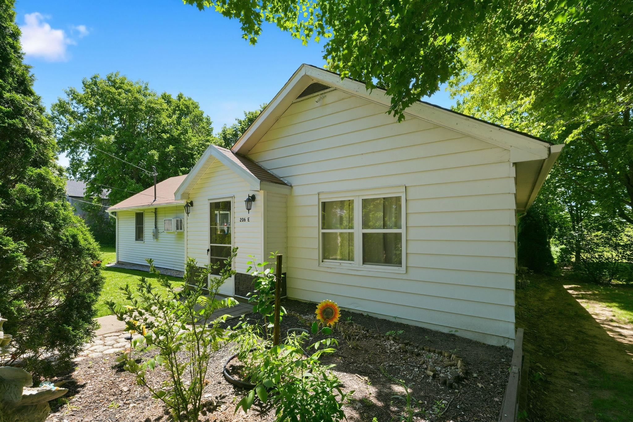 206 E Hardy Street Fremont IN 46737
