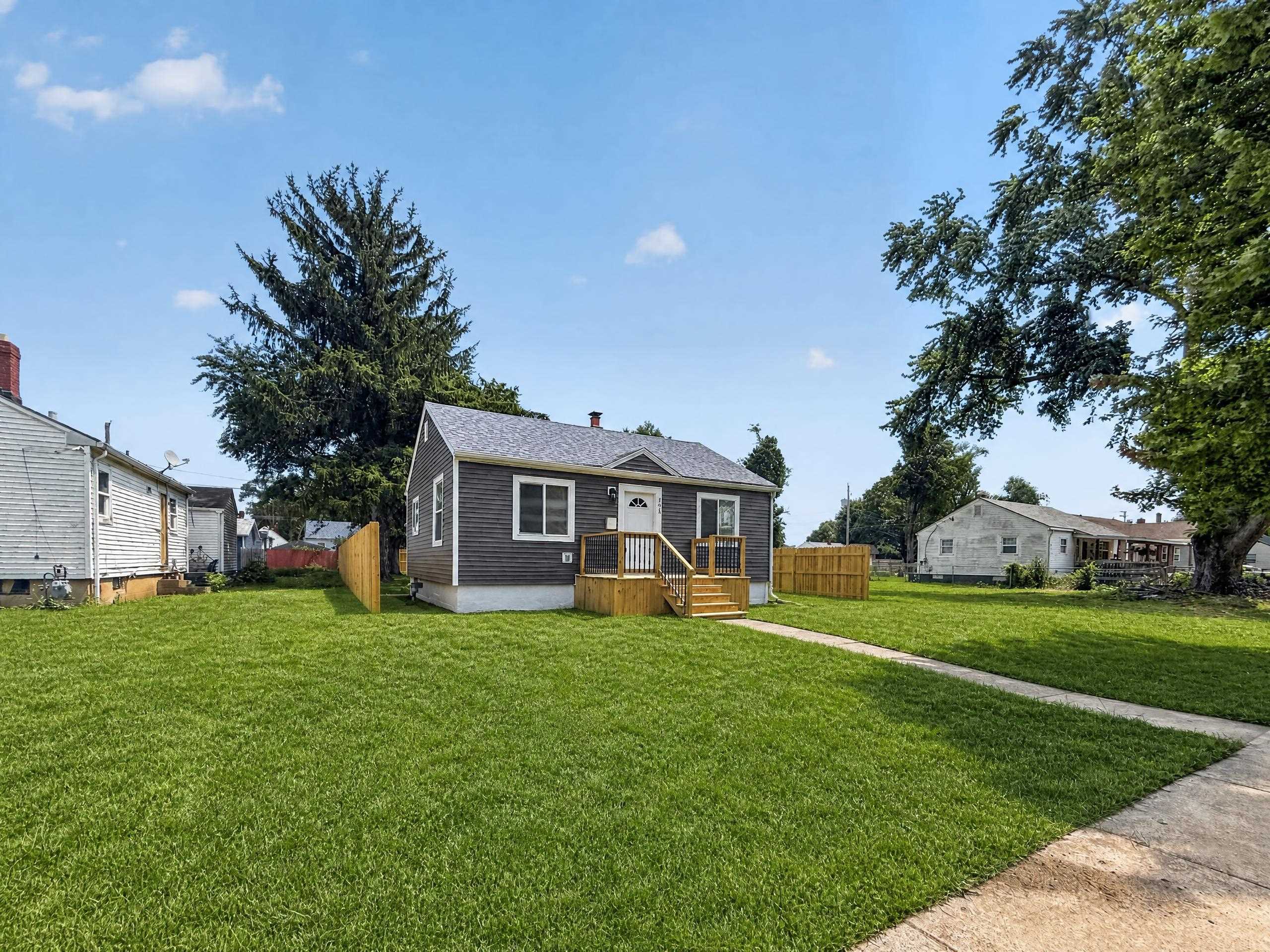 806 S Kenmore Street South Bend IN 46619
