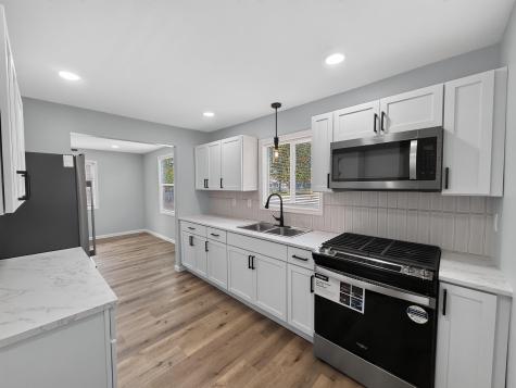 806 S Kenmore Street South Bend IN 46619