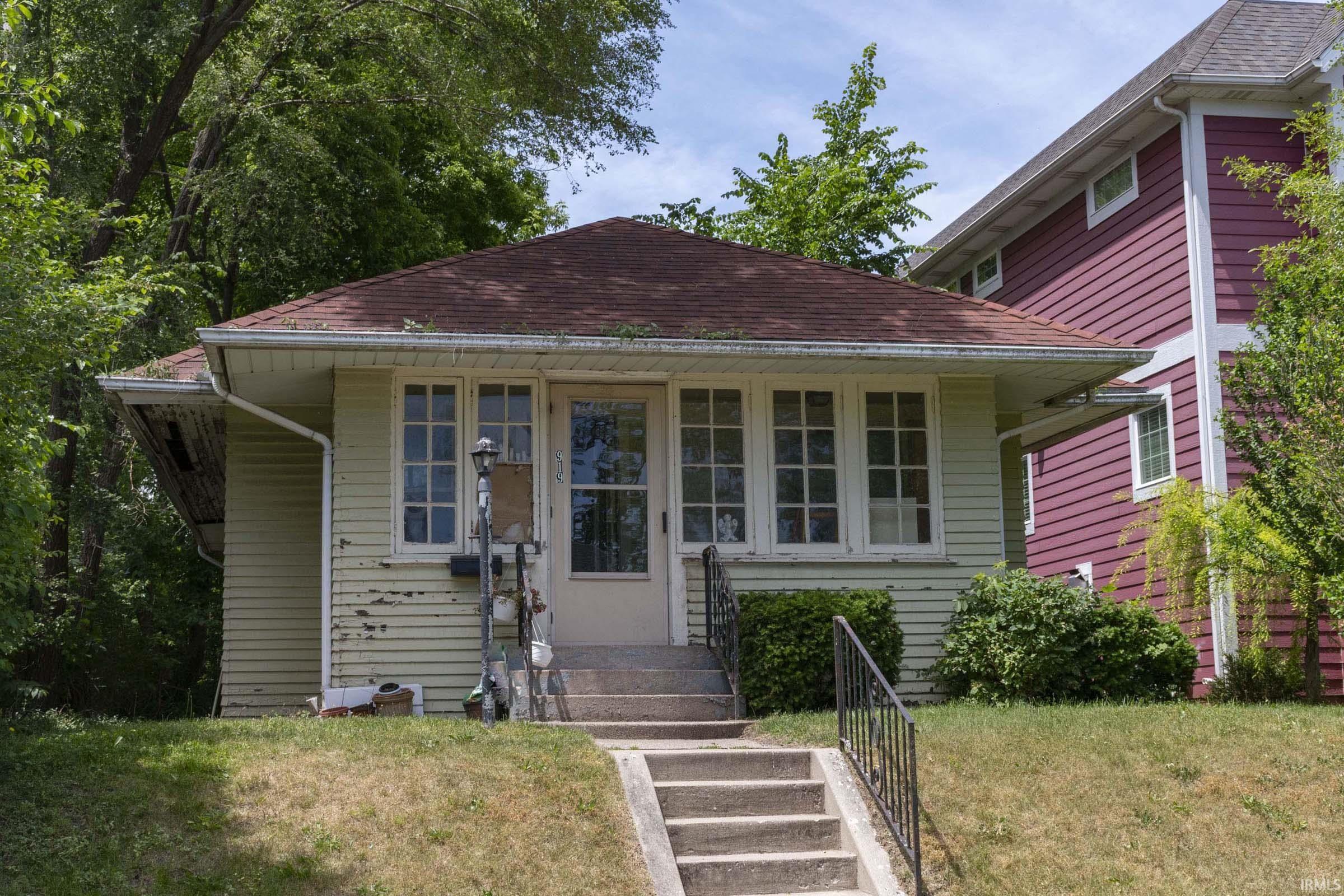 919 N Saint Louis Boulevard South Bend IN 46617