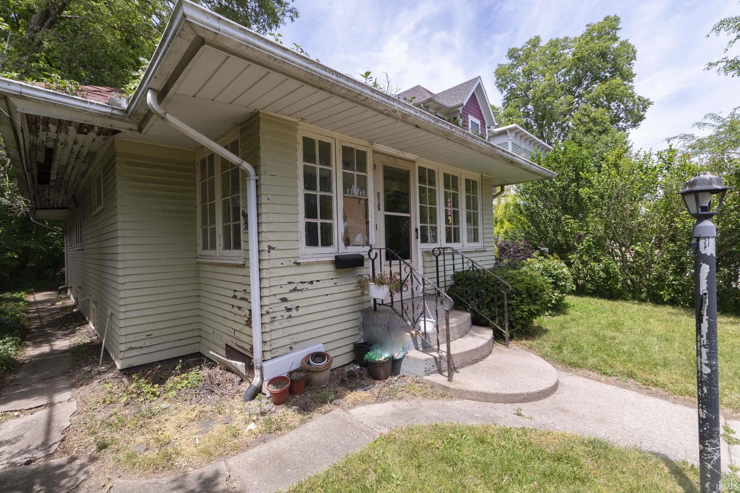919 N Saint Louis Boulevard South Bend IN 46617