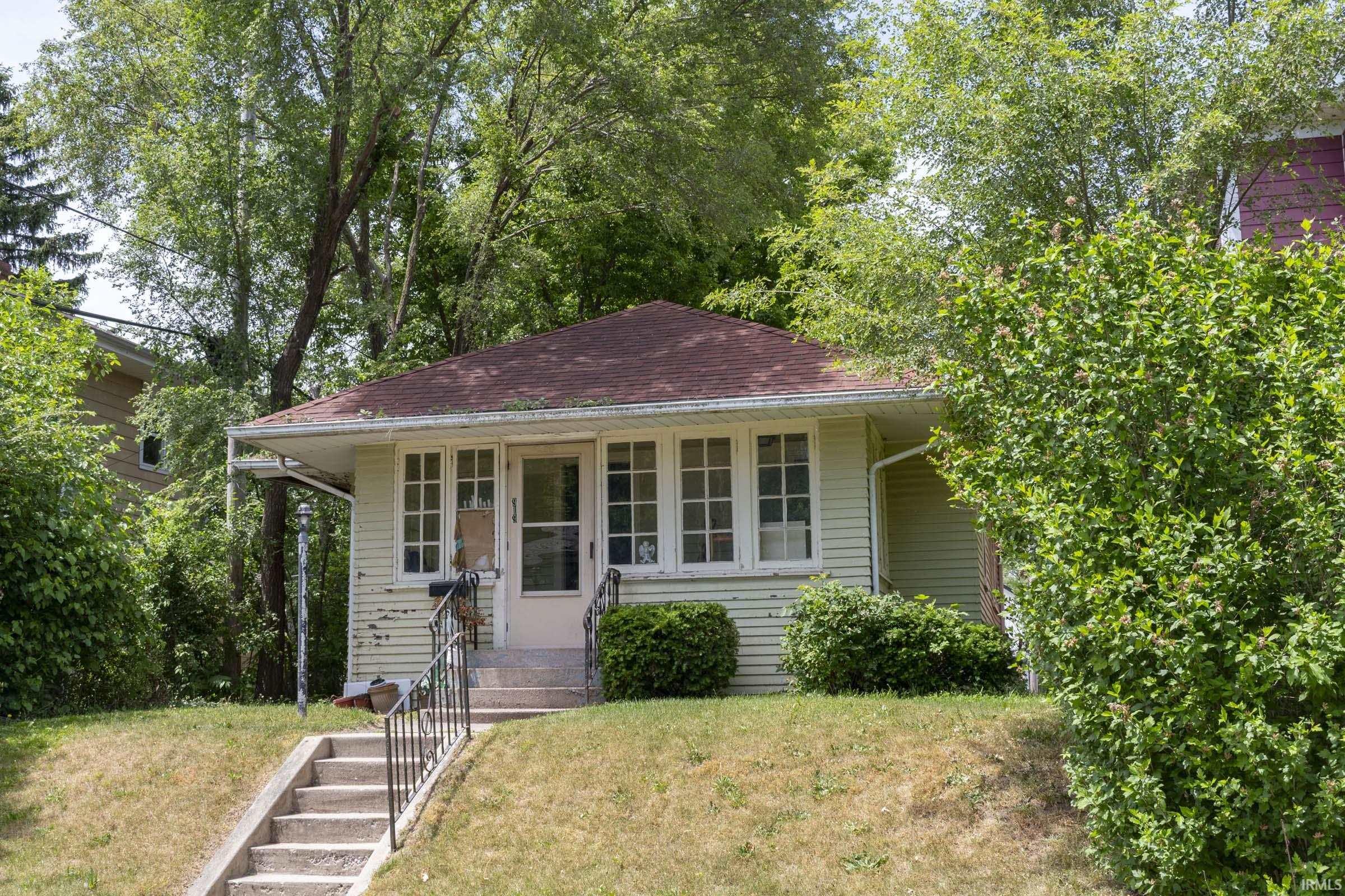 919 N Saint Louis Boulevard South Bend IN 46617