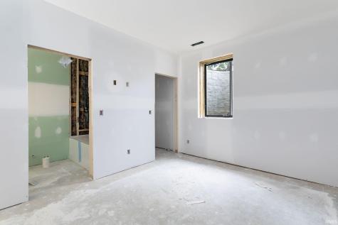 1123 N Twyckenham Drive South Bend IN 46617