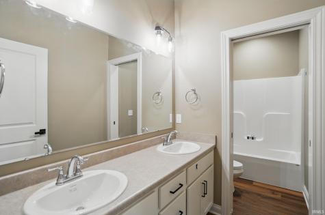 10620 Chestnut Creek Boulevard Fort Wayne IN 46814