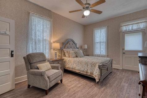 1502 Hollywood Avenue Evansville IN 47712