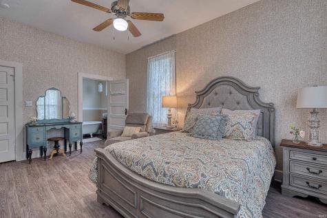 1502 Hollywood Avenue Evansville IN 47712